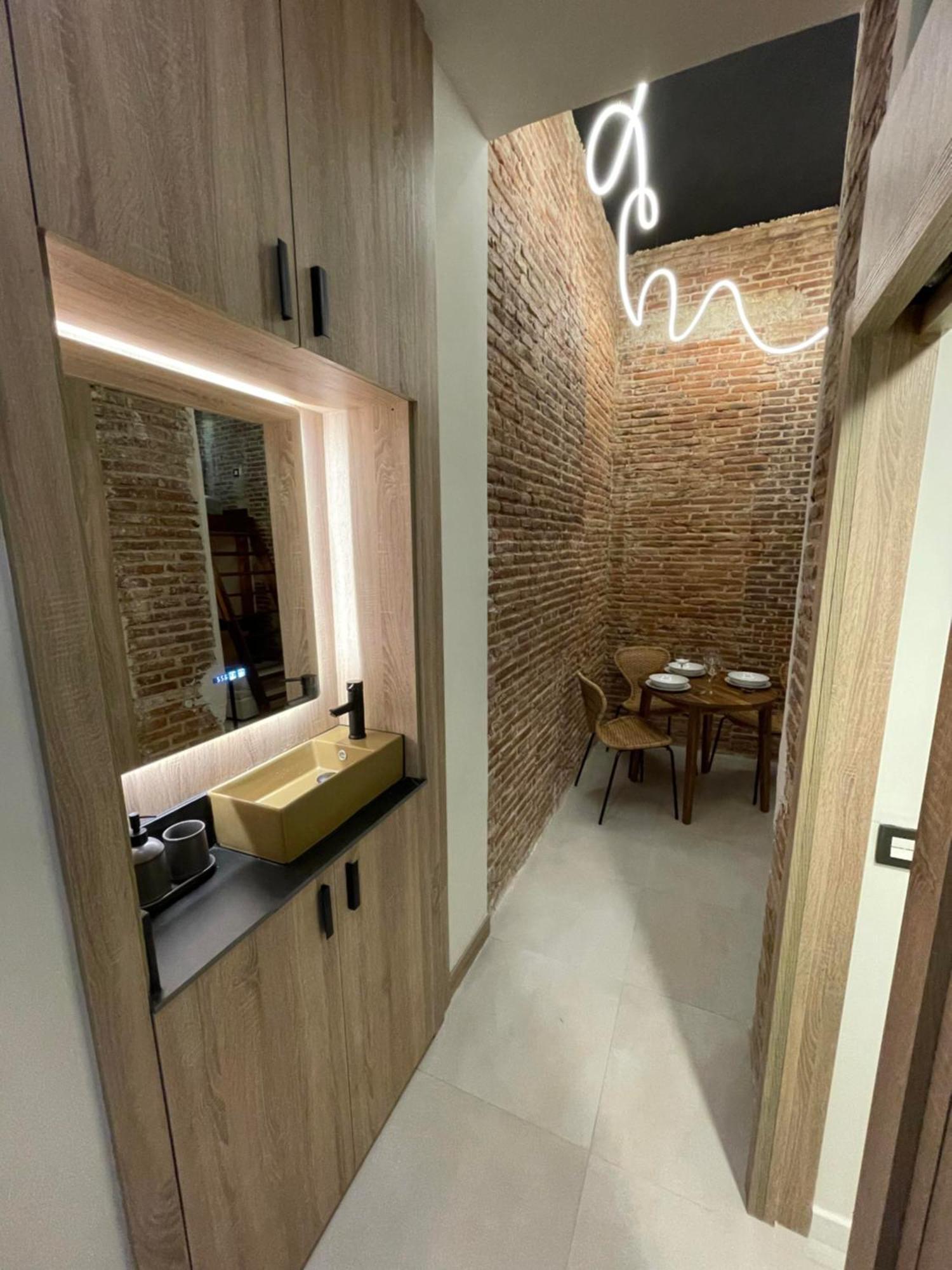 Apartamento Moderno En Edificio Historico Madrid Bagian luar foto